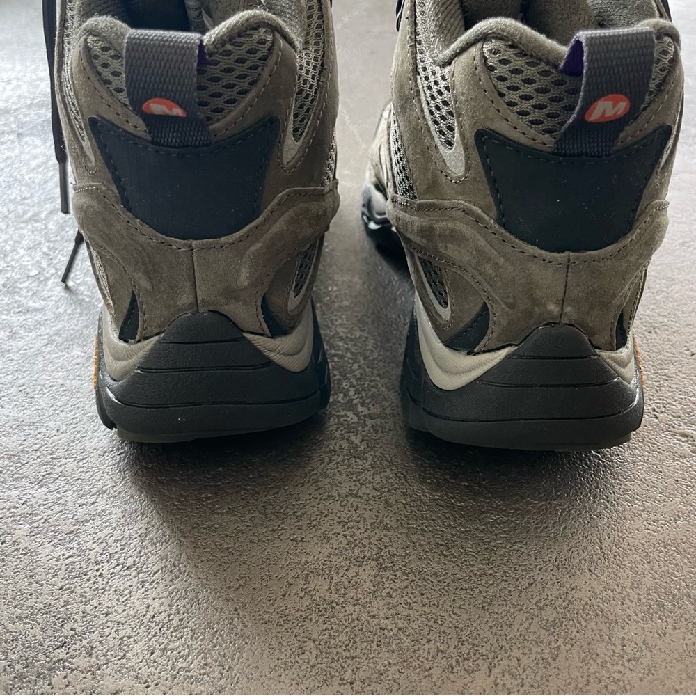Merrell Women's Moab 2 Vent Mid Hiking Boots in Olive and Purple Laces - Picture 7 of 12